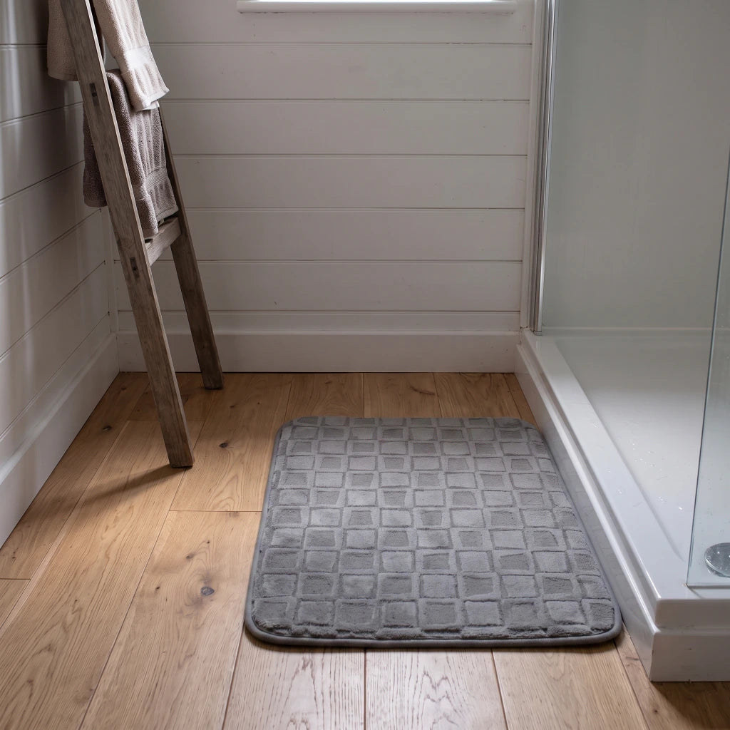 Alfombra baño cuadrados con relieve