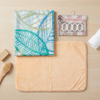 Set de baño cortina estampada + ganchos + alfombra plush